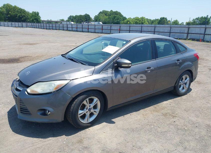 Photo 2 of 2014 Ford Focus SE (VIN 1FADP3F28EL336532)