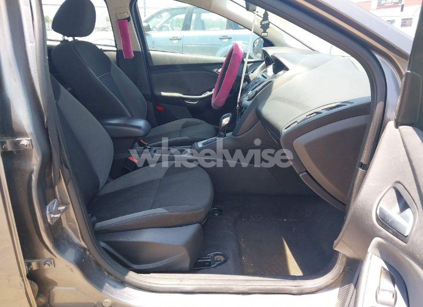 Photo 5 of 2014 Ford Focus SE (VIN 1FADP3F28EL336532)