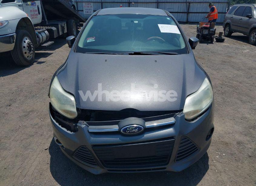 Photo 6 of 2014 Ford Focus SE (VIN 1FADP3F28EL336532)