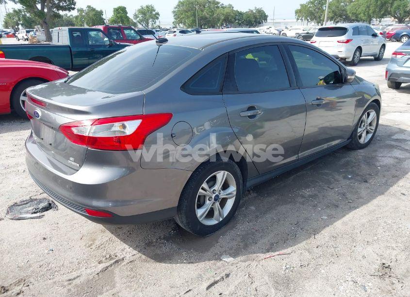 Photo 4 of 2014 Ford Focus SE (VIN 1FADP3F28EL339107)