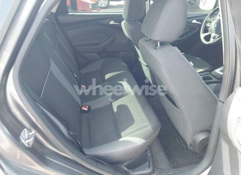 Photo 8 of 2014 Ford Focus SE (VIN 1FADP3F28EL339107)