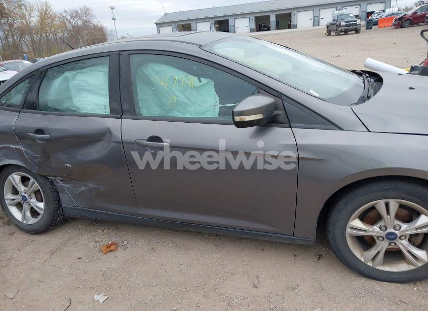 Photo 13 of 2014 Ford Focus SE (VIN 1FADP3F28EL347711)
