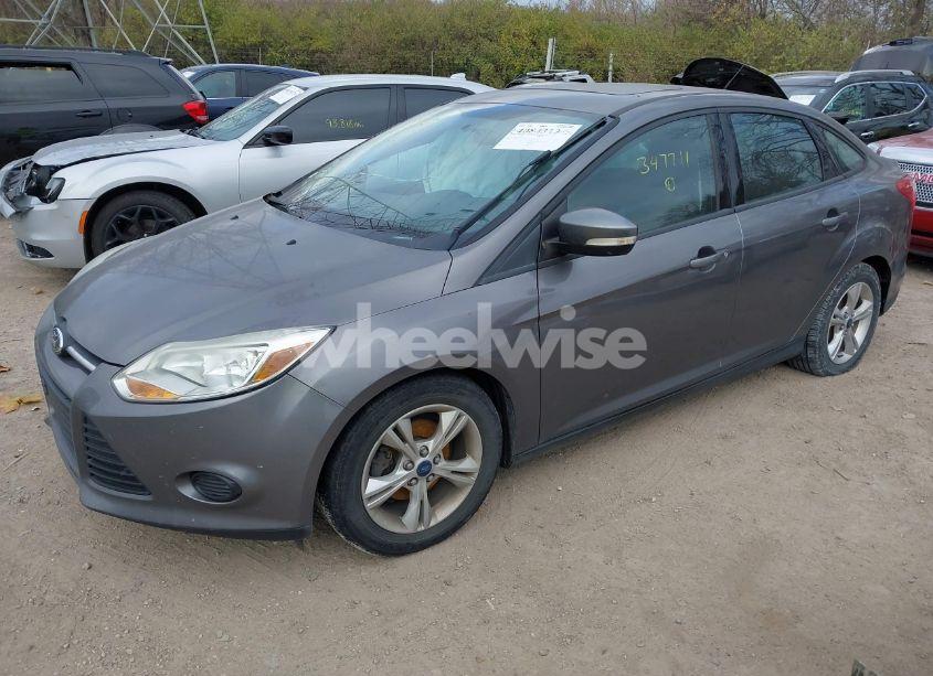Photo 2 of 2014 Ford Focus SE (VIN 1FADP3F28EL347711)