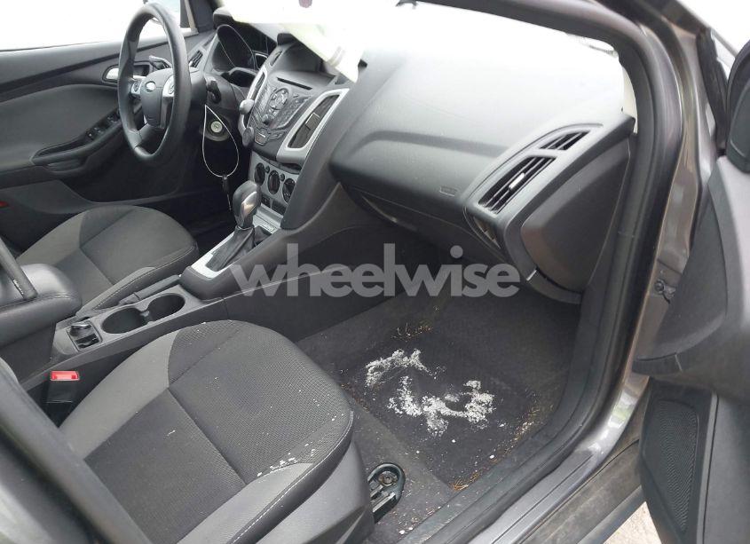 Photo 5 of 2014 Ford Focus SE (VIN 1FADP3F28EL347711)