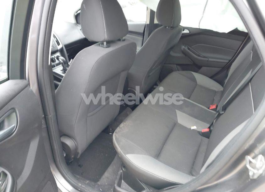 Photo 8 of 2014 Ford Focus SE (VIN 1FADP3F28EL347711)