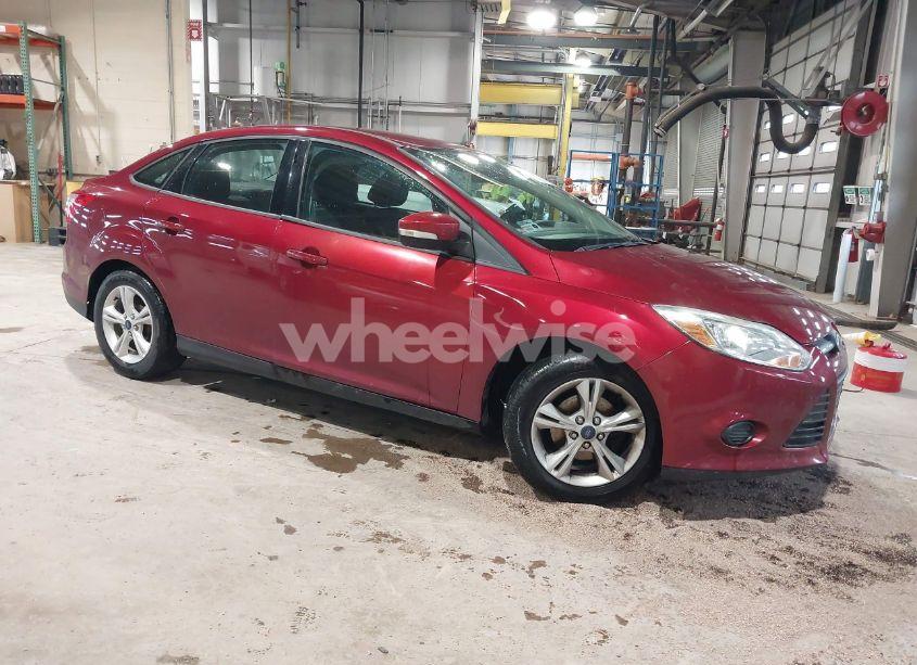 2014 Ford Focus SE (VIN 1FADP3F28EL354593) main photo