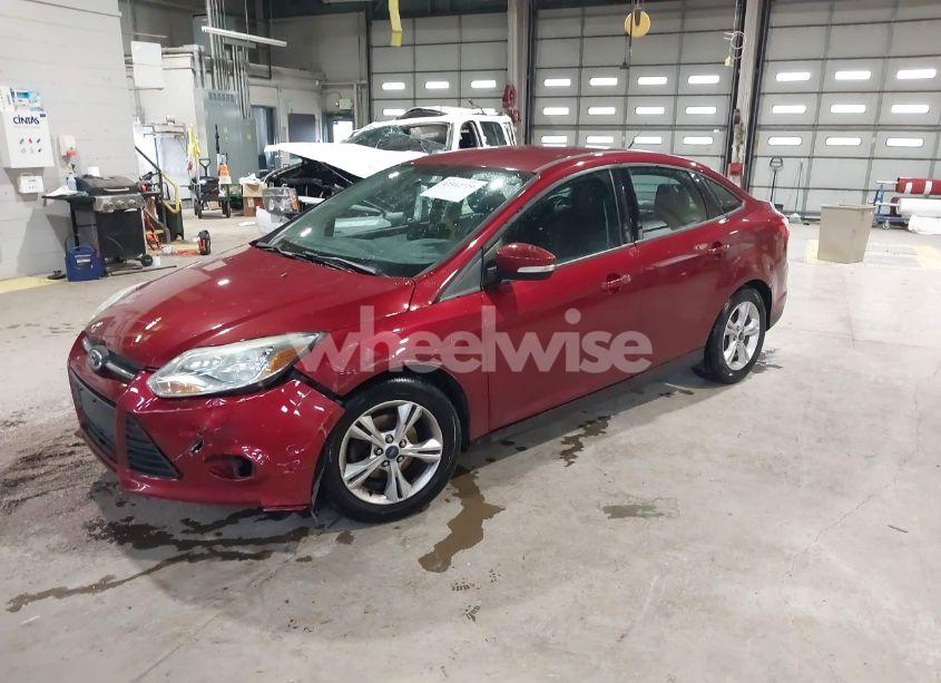 Photo 2 of 2014 Ford Focus SE (VIN 1FADP3F28EL354593)