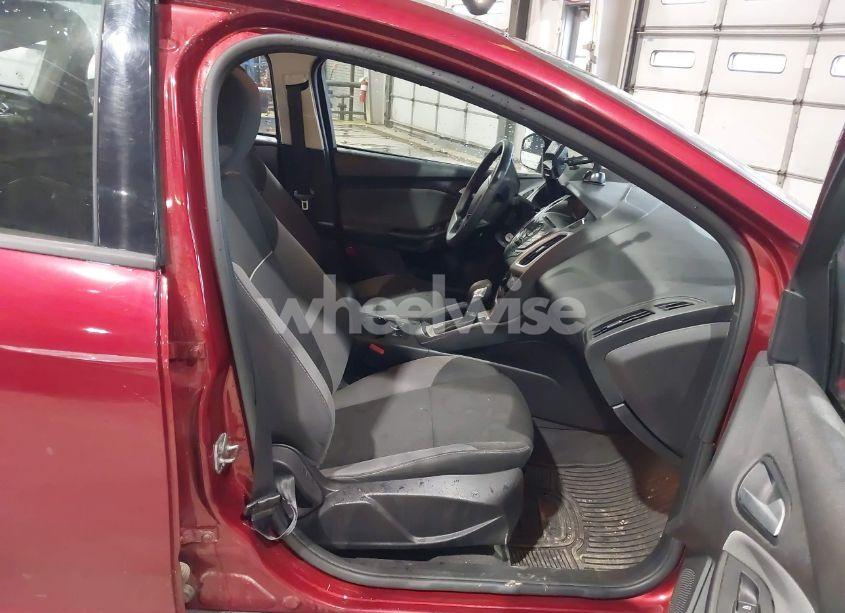 Photo 5 of 2014 Ford Focus SE (VIN 1FADP3F28EL354593)