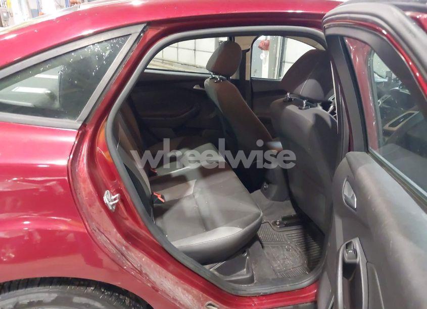 Photo 8 of 2014 Ford Focus SE (VIN 1FADP3F28EL354593)