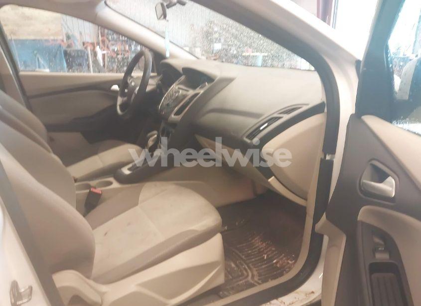 Photo 5 of 2014 Ford Focus SE (VIN 1FADP3F28EL359258)