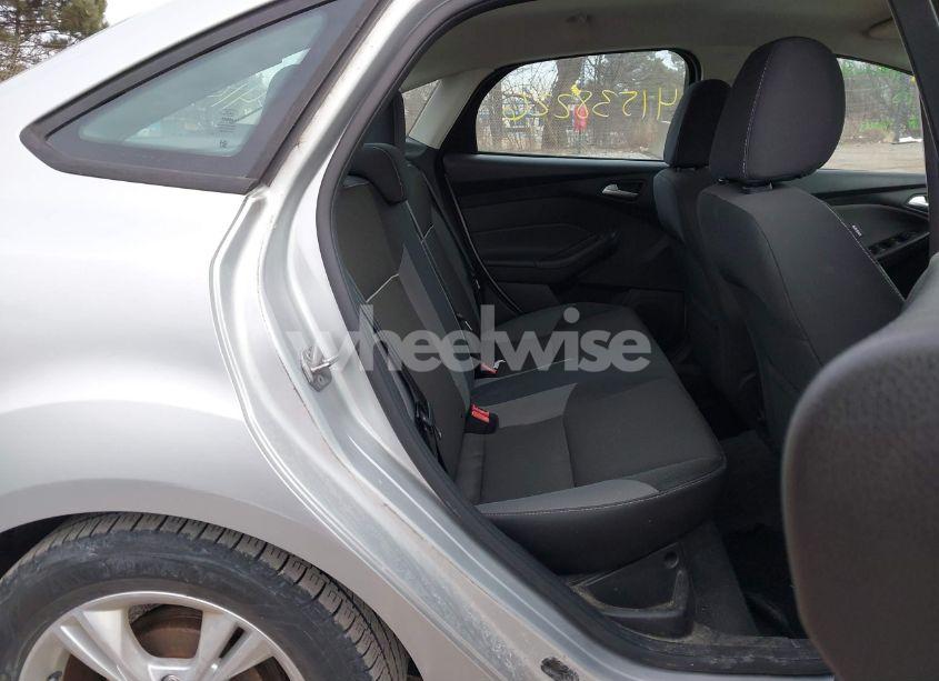 Photo 8 of 2014 Ford Focus SE (VIN 1FADP3F28EL369367)