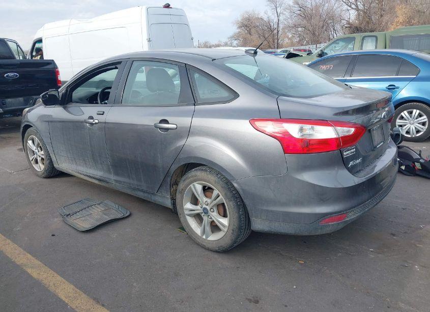 Photo 3 of 2014 Ford Focus SE (VIN 1FADP3F28EL390882)