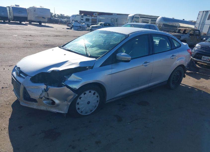 Photo 2 of 2014 Ford Focus SE (VIN 1FADP3F28EL393930)