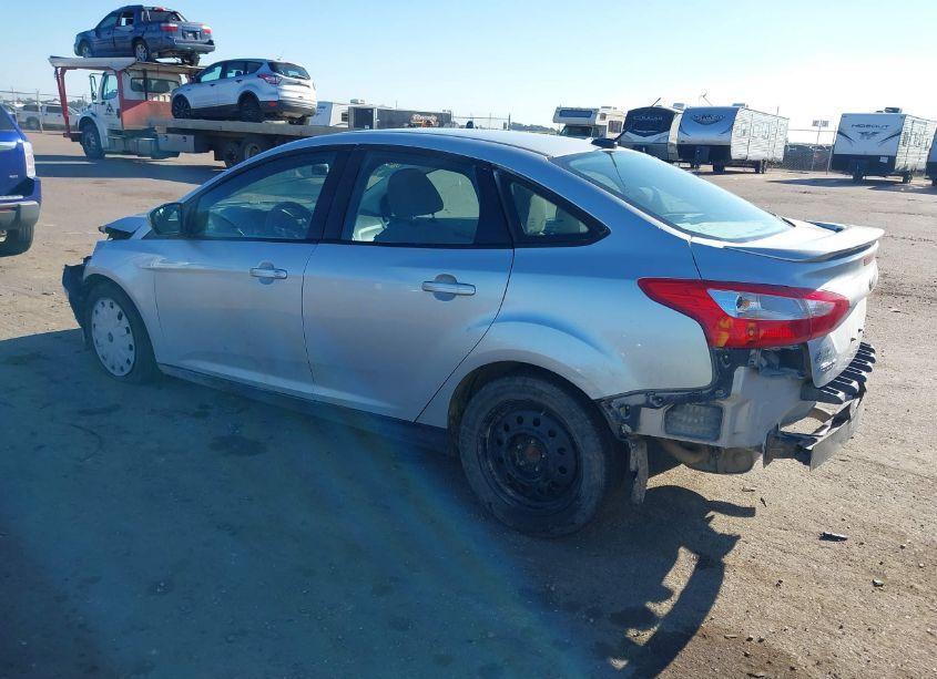 Photo 3 of 2014 Ford Focus SE (VIN 1FADP3F28EL393930)