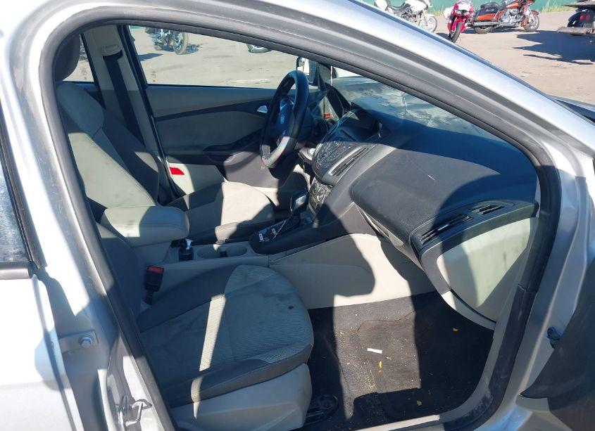 Photo 5 of 2014 Ford Focus SE (VIN 1FADP3F28EL393930)