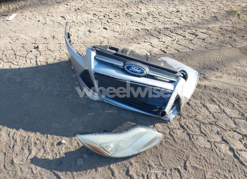 Photo 12 of 2014 Ford Focus SE (VIN 1FADP3F28EL408295)