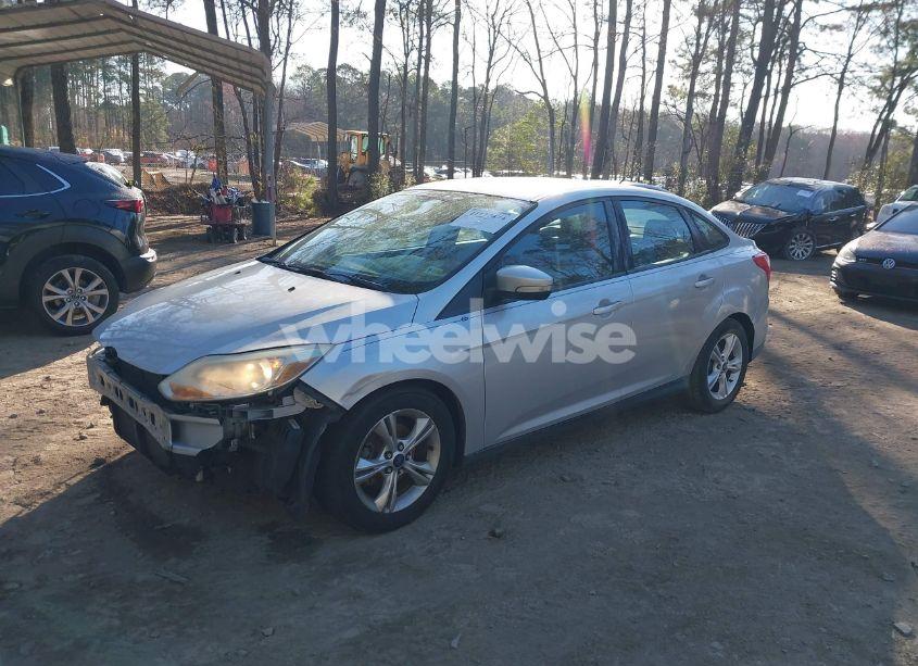 Photo 2 of 2014 Ford Focus SE (VIN 1FADP3F28EL408295)