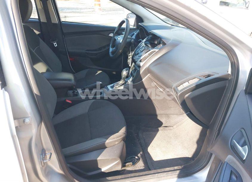 Photo 5 of 2014 Ford Focus SE (VIN 1FADP3F28EL408295)