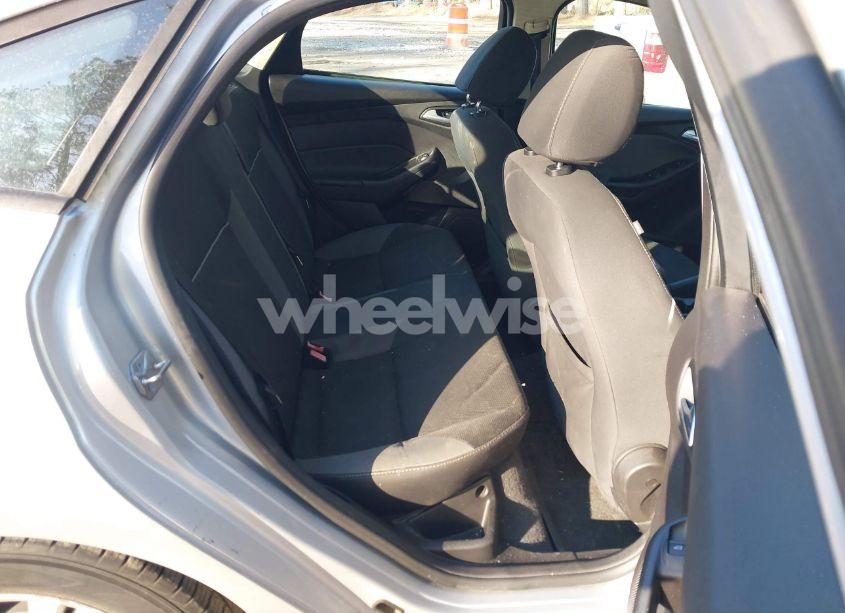 Photo 8 of 2014 Ford Focus SE (VIN 1FADP3F28EL408295)