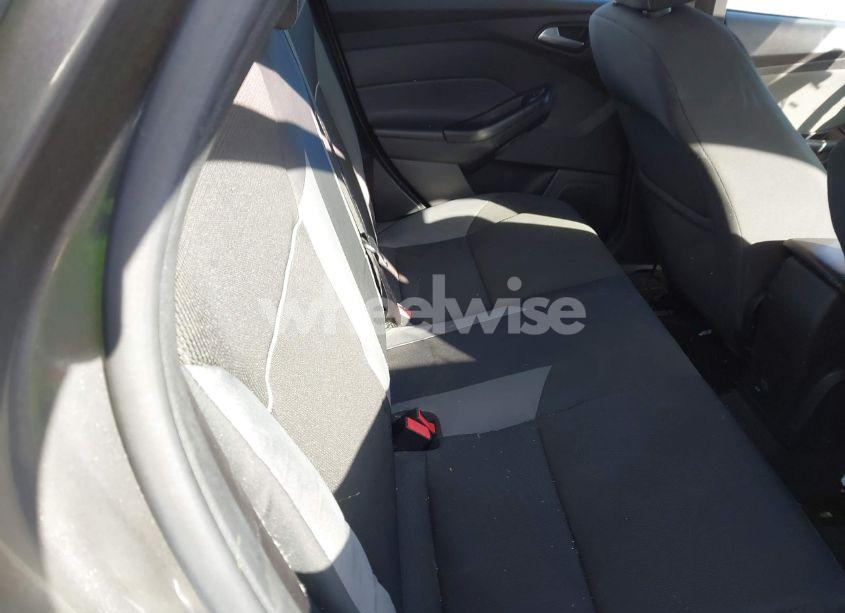 Photo 8 of 2014 Ford Focus SE (VIN 1FADP3F28EL424707)