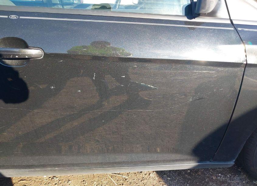 Photo 12 of 2014 Ford Focus SE (VIN 1FADP3F28EL431074)