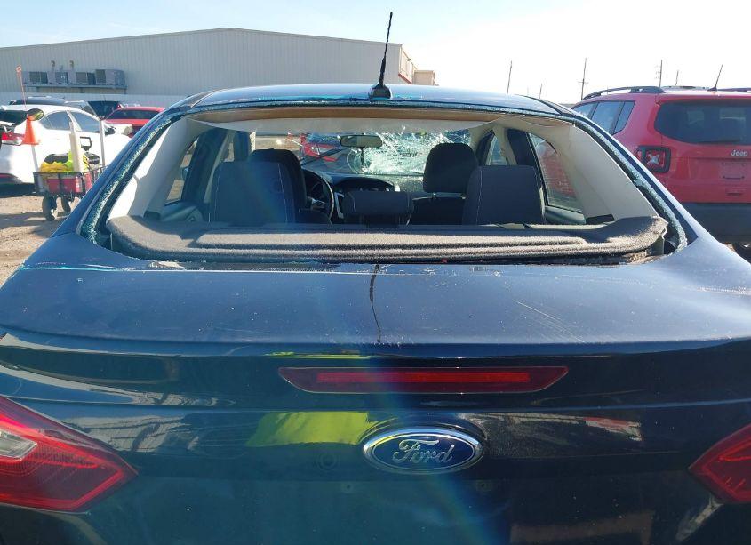 Photo 14 of 2014 Ford Focus SE (VIN 1FADP3F28EL431074)