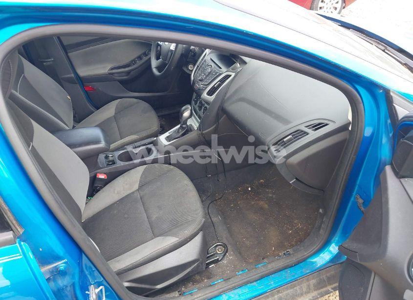 Photo 5 of 2014 Ford Focus SE (VIN 1FADP3F28EL438025)