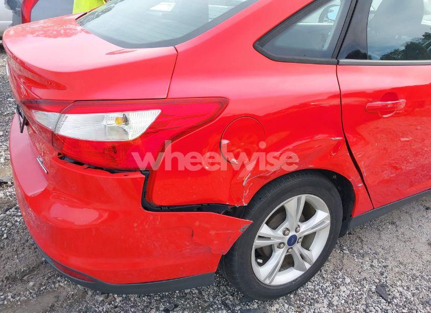 Photo 6 of 2014 Ford Focus SE (VIN 1FADP3F28EL438980)