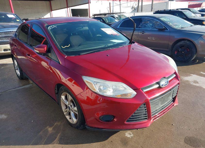 2014 Ford Focus SE (VIN 1FADP3F28EL440602) main photo