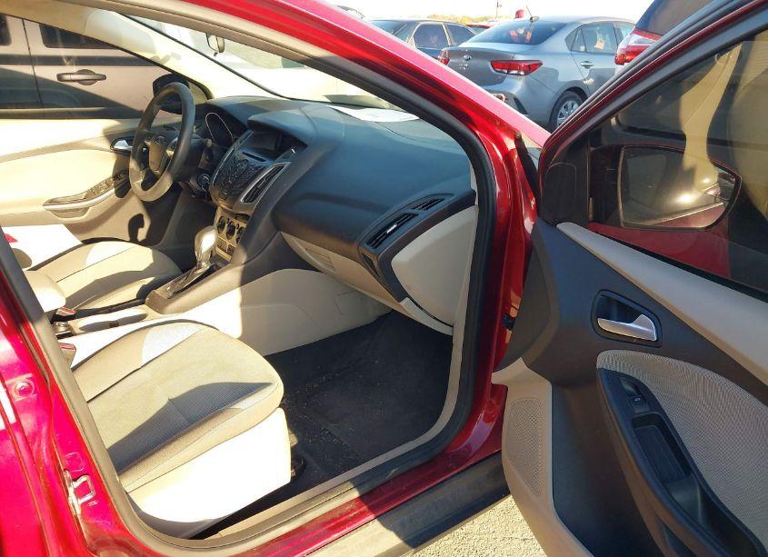 Photo 5 of 2014 Ford Focus SE (VIN 1FADP3F28EL440602)