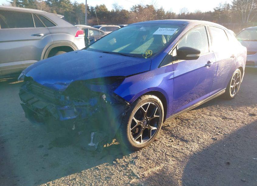 Photo 2 of 2014 Ford Focus SE (VIN 1FADP3F28EL456704)