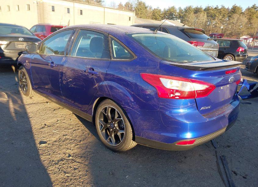 Photo 3 of 2014 Ford Focus SE (VIN 1FADP3F28EL456704)