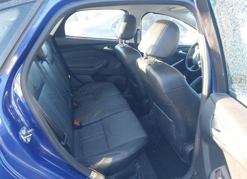 Photo 8 of 2014 Ford Focus SE (VIN 1FADP3F28EL456704)