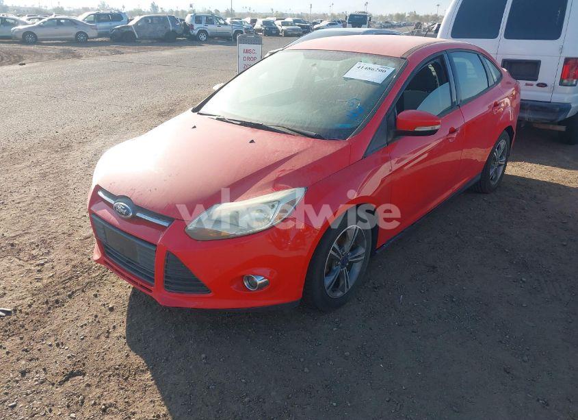 Photo 2 of 2014 Ford Focus SE (VIN 1FADP3F28EL460946)