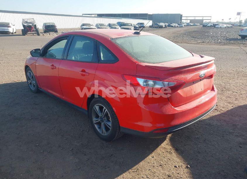 Photo 3 of 2014 Ford Focus SE (VIN 1FADP3F28EL460946)