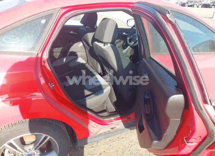 Photo 8 of 2014 Ford Focus SE (VIN 1FADP3F28EL460946)