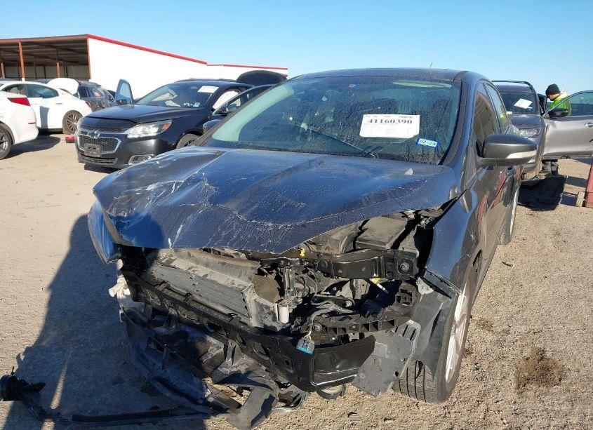 Photo 2 of 2015 Ford Focus SE (VIN 1FADP3F28FL207336)