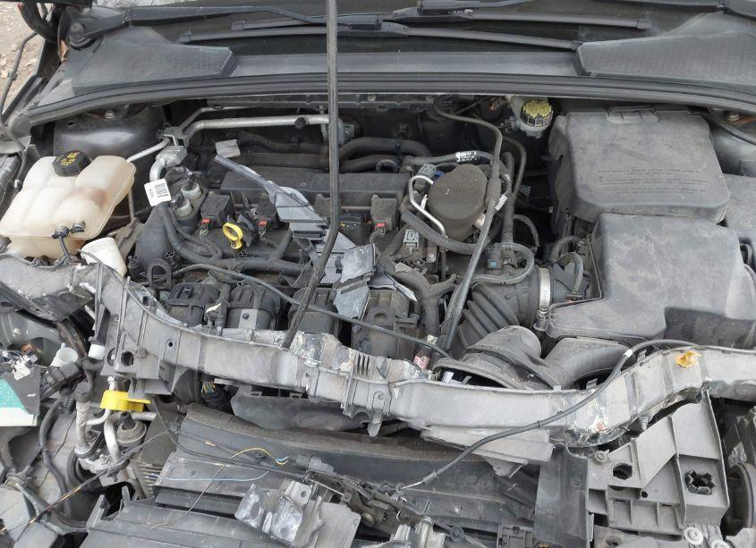 Photo 10 of 2015 Ford Focus SE (VIN 1FADP3F28FL210107)