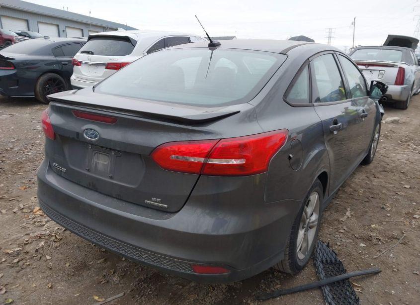 Photo 4 of 2015 Ford Focus SE (VIN 1FADP3F28FL210107)