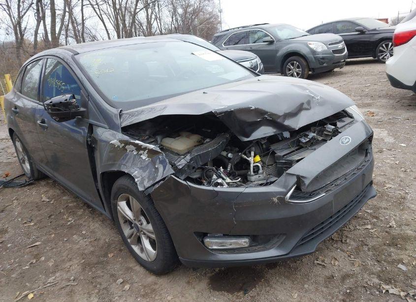 Photo 6 of 2015 Ford Focus SE (VIN 1FADP3F28FL210107)