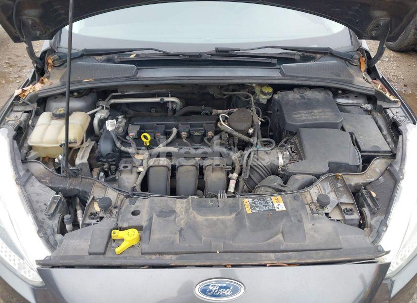 Photo 10 of 2015 Ford Focus SE (VIN 1FADP3F28FL210348)