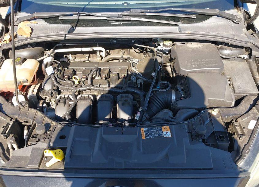 Photo 10 of 2015 Ford Focus SE (VIN 1FADP3F28FL221642)