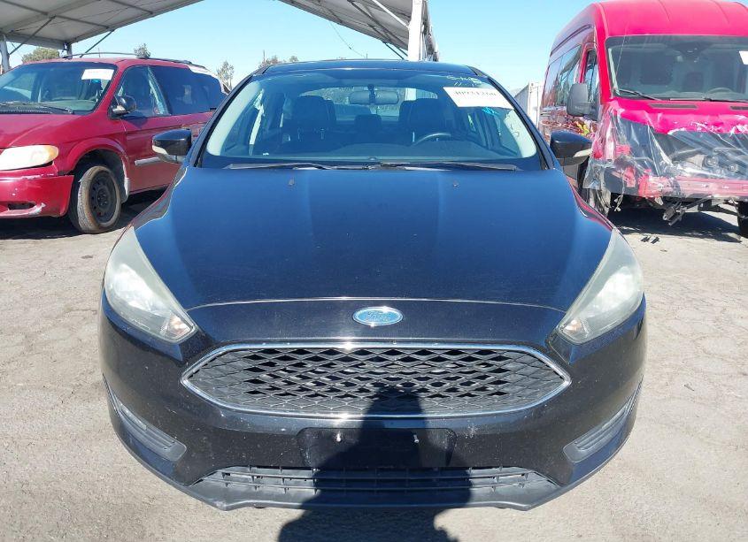 Photo 13 of 2015 Ford Focus SE (VIN 1FADP3F28FL221642)