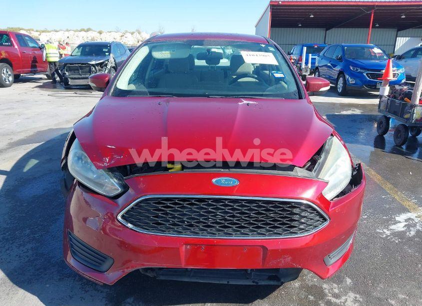 Photo 12 of 2015 Ford Focus SE (VIN 1FADP3F28FL230678)