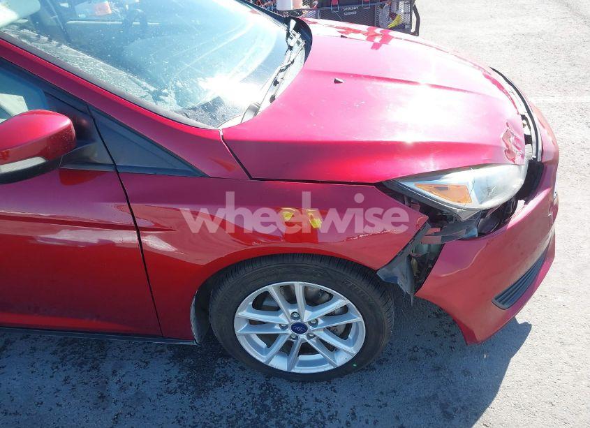 Photo 17 of 2015 Ford Focus SE (VIN 1FADP3F28FL230678)