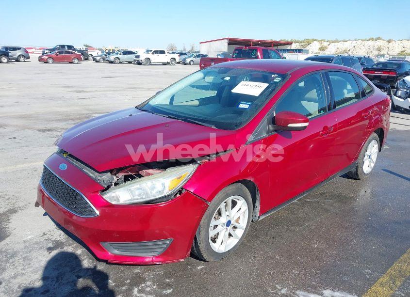 Photo 2 of 2015 Ford Focus SE (VIN 1FADP3F28FL230678)