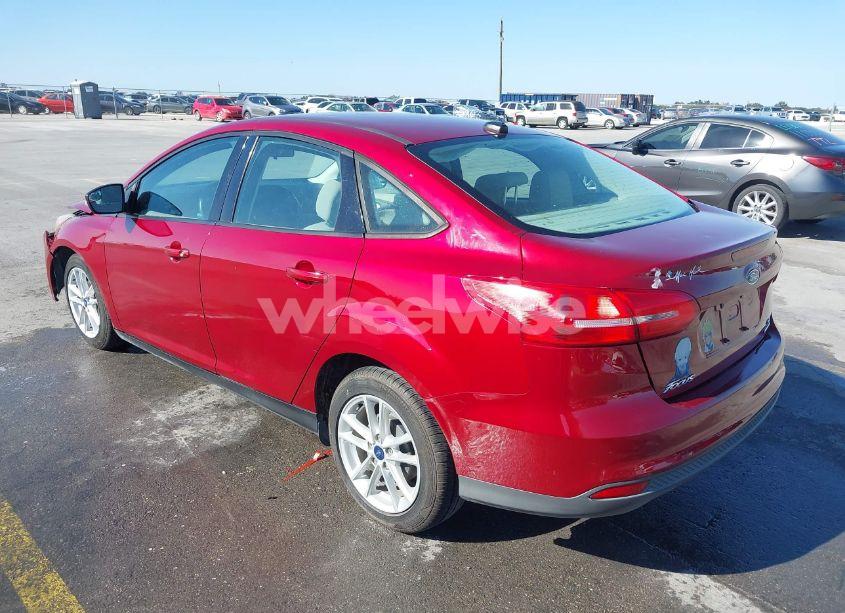Photo 3 of 2015 Ford Focus SE (VIN 1FADP3F28FL230678)