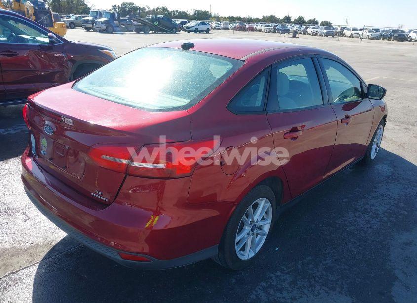 Photo 4 of 2015 Ford Focus SE (VIN 1FADP3F28FL230678)