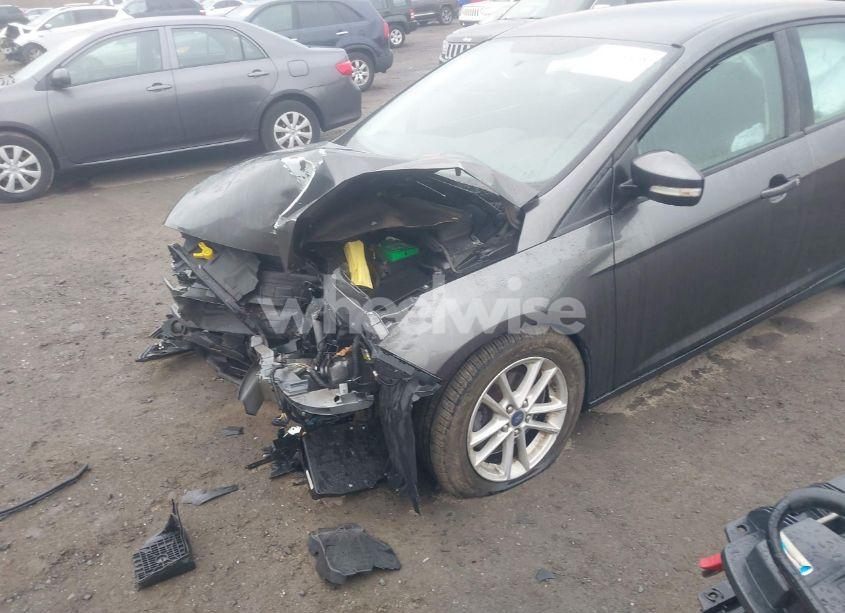 Photo 17 of 2015 Ford Focus SE (VIN 1FADP3F28FL247254)