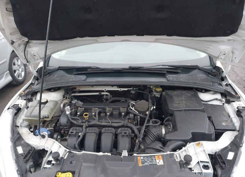 Photo 10 of 2015 Ford Focus SE (VIN 1FADP3F28FL279198)